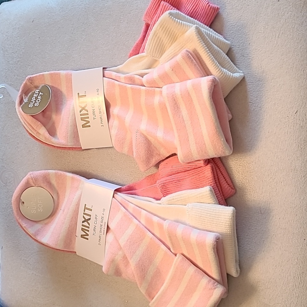 MIXIT BRAND WOMENS SOCKS BUNDLE TOTAL OF 6 PAIRS OF PINK TURN CUFF SOCKS